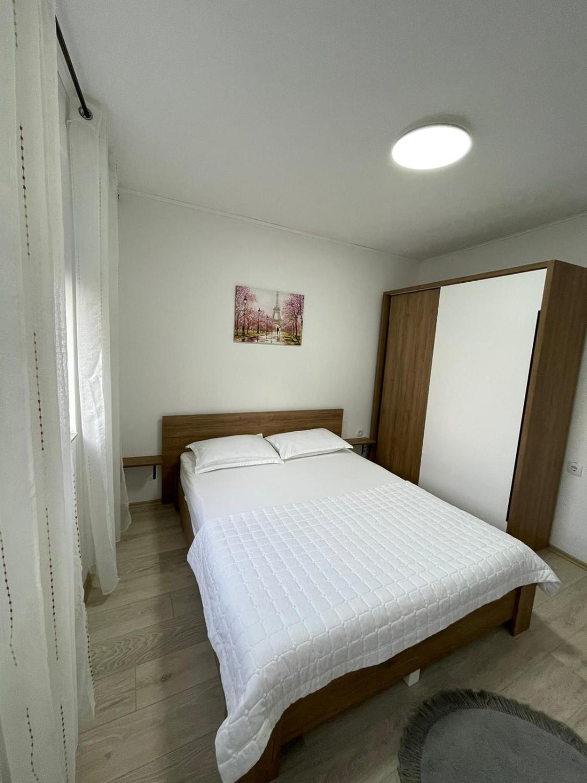 Nessi Apartment Pristina Exteriör bild